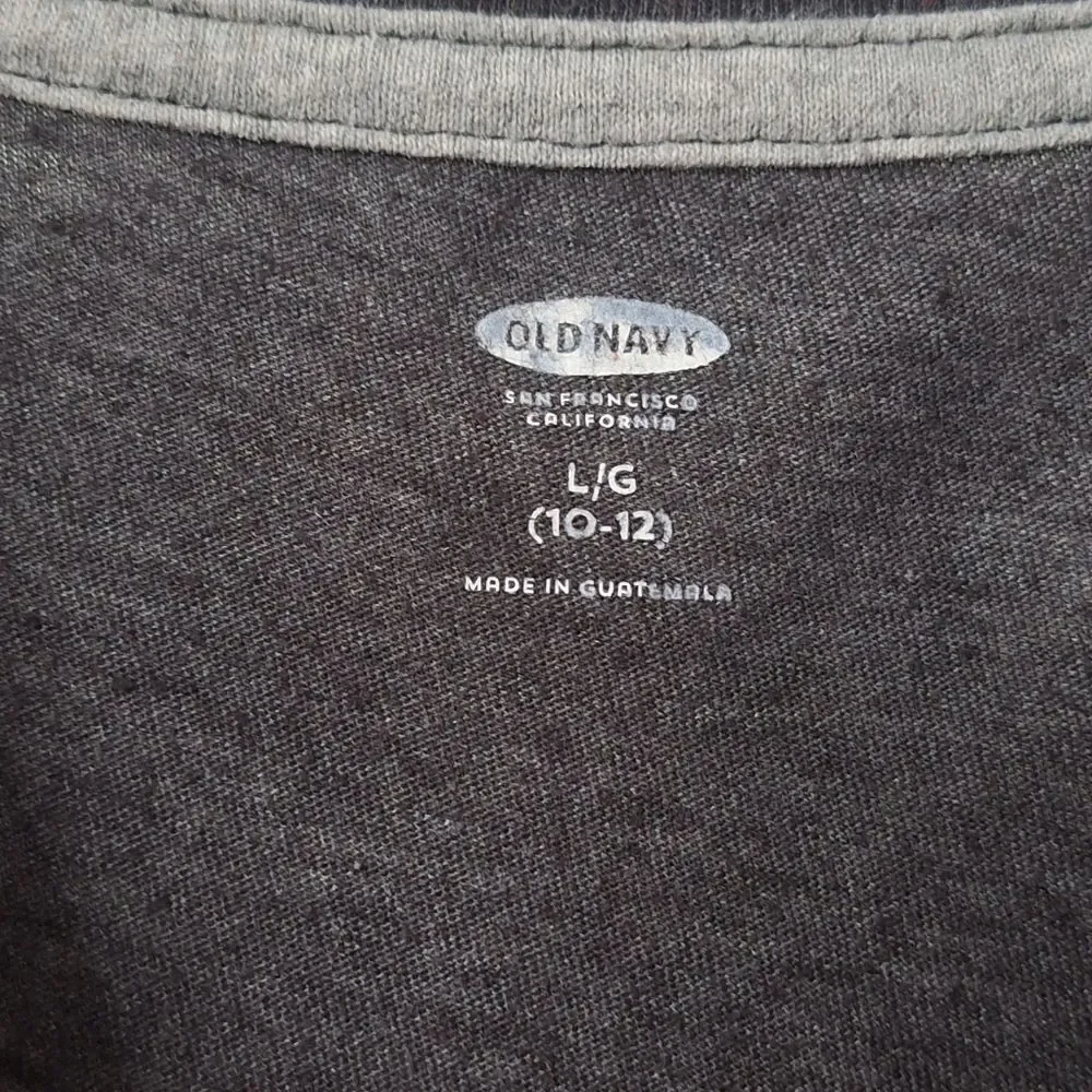 🚗 SALE! 5/$50 OLD NAVY size LG (10-12) Grey & white bear t-shirt